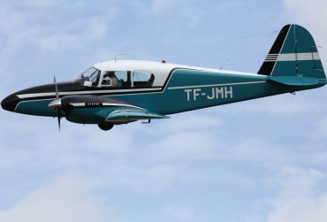 TF-JMH Piper PA-23-150 Apache